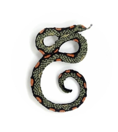 Ručně vyšívaná brož - UŽOVKA