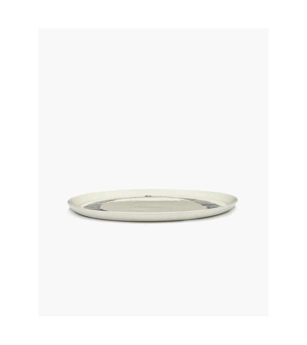 Servírovací talíř bílý - modré pruhy Feast - Ottolenghi