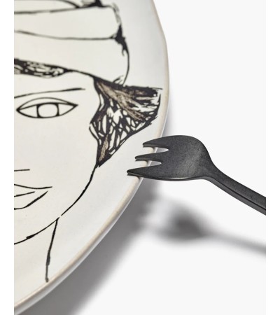 Oválný talíř bílý/černý La Mère - Marie Michielssen